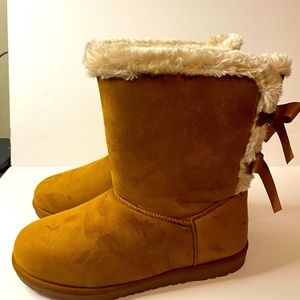 Hot Tomato Joanna Bow Boots NWT Women Size 11